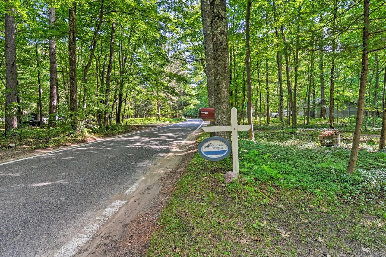 Pet-Friendly One Crow Cottage In Harbor Springs! Exterior foto